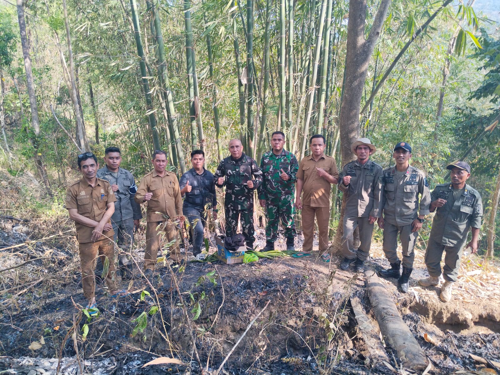 *Kebakaran Lahan Seluas 2 Ha di Kec. Manuju Berhasil Dipadamkan Gabungan TNI dan Satpol PP*