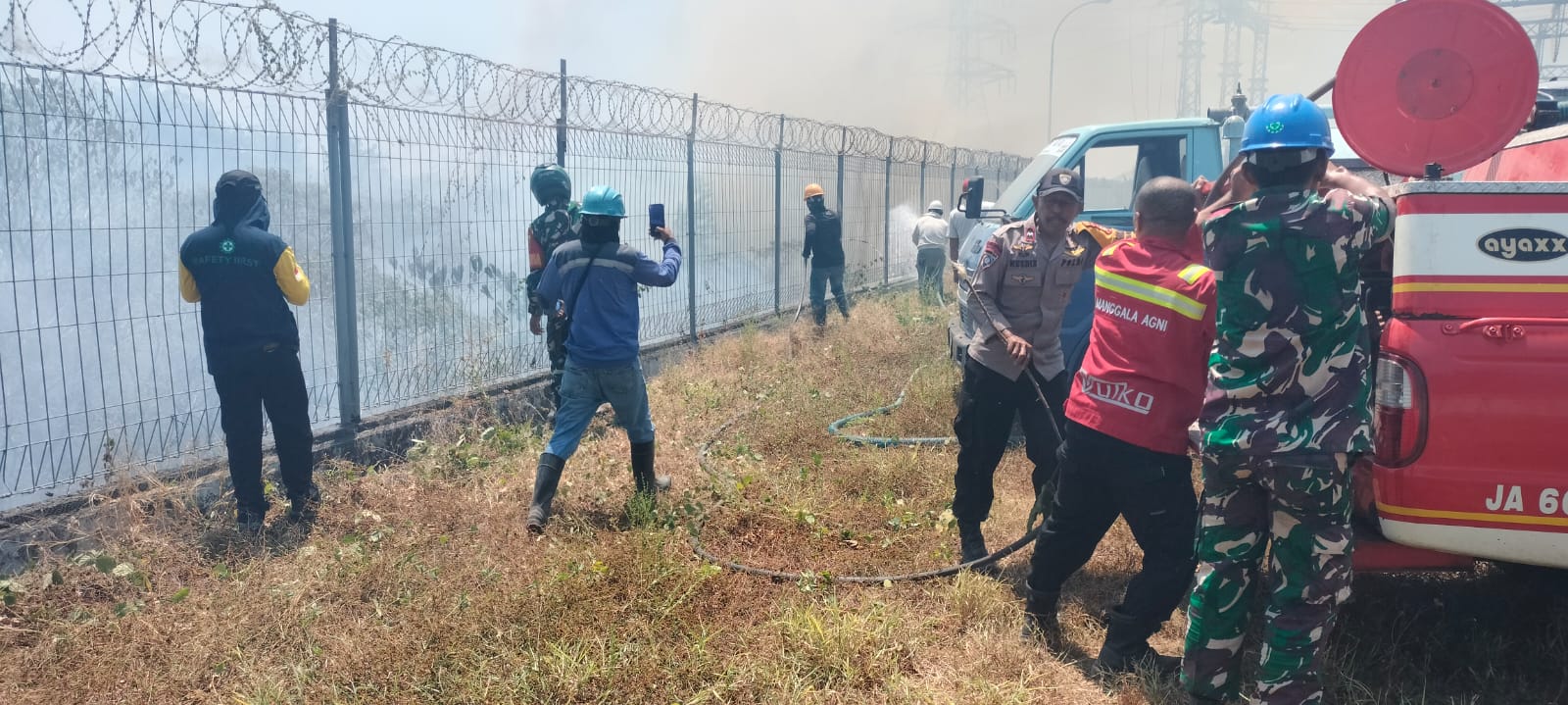 *Sinergi Tim Gabungan dan Kodim 1409/Gowa Berhasil Padamkan Kebakaran 10 Hektar Lahan di Parangloe*