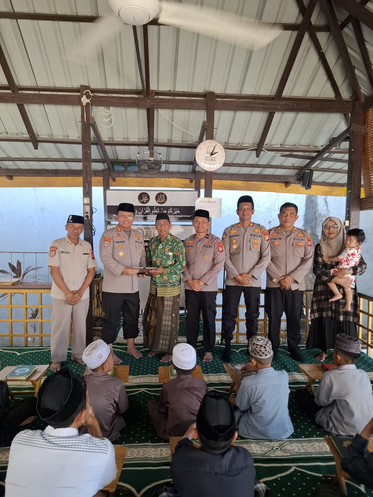 Dirbinmas Polda Sulsel Beri Motivasi Anak Yatim dan Penghafal Al-Qur’an di Pangkep
